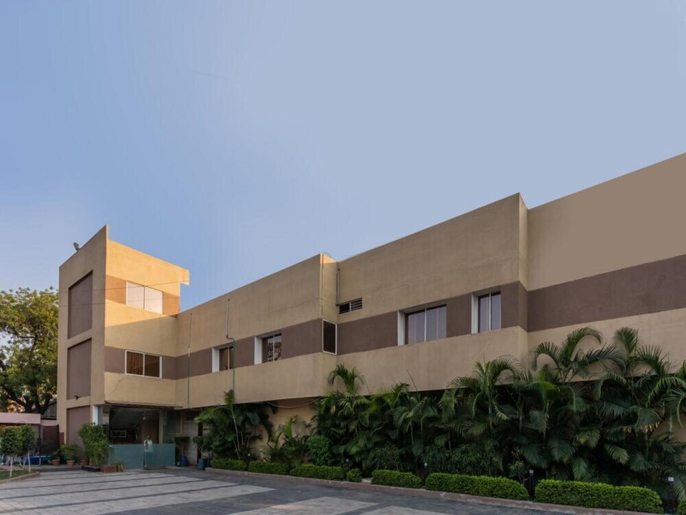 Бхубанешвар: Goroomgo Luxury Star Inn Sum Hospital Bhubaneswar