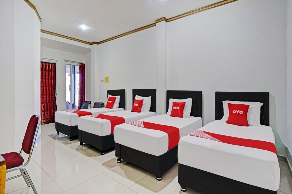 Нойда: Oyo 90028 Hotel Victory