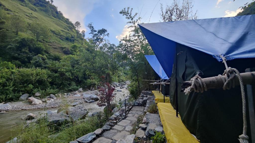Альмора: Hobo Rivercamp