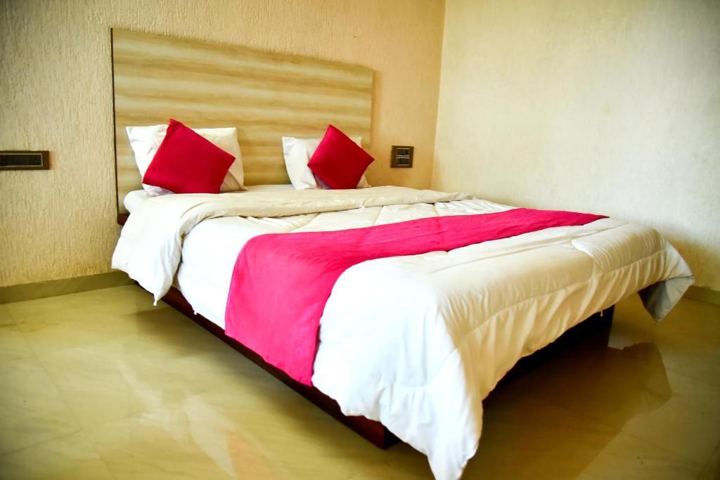 Олд-Махабалешвар: MERIDIAN AC VILLA - Besides Valley View & Strawberry Farms
