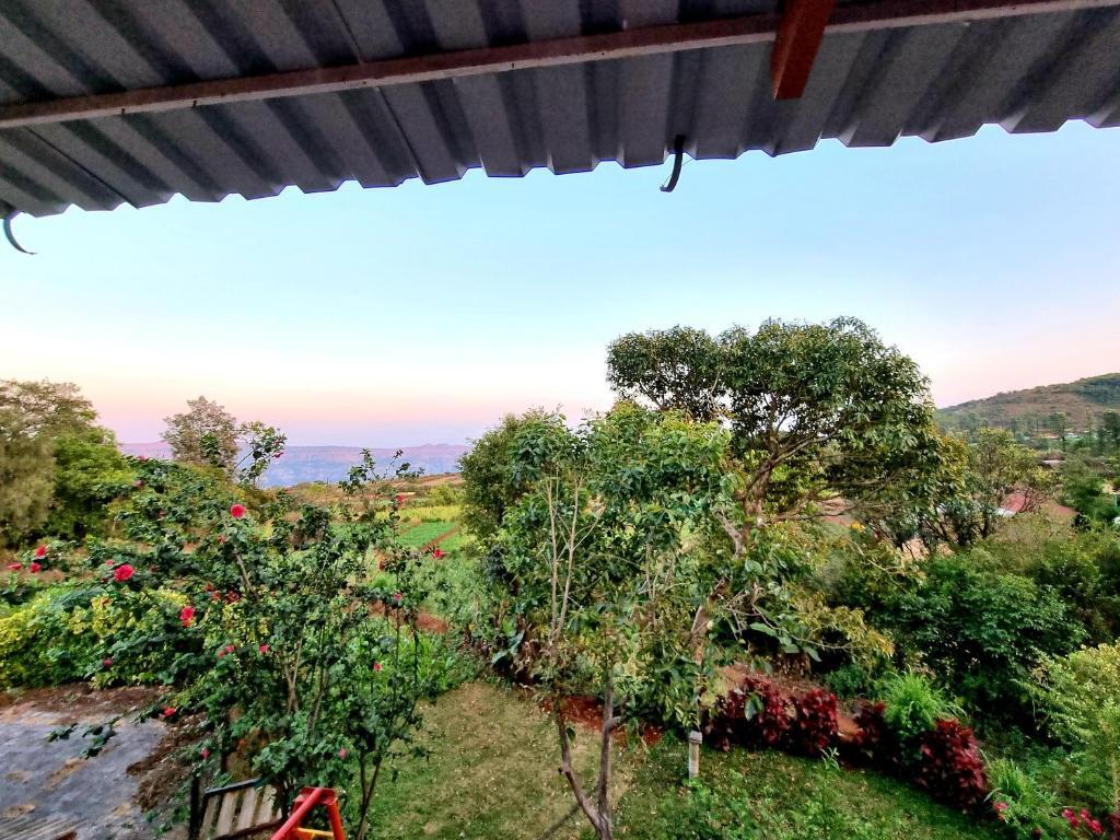 Олд-Махабалешвар: MERIDIAN AC VILLA - Besides Valley View & Strawberry Farms