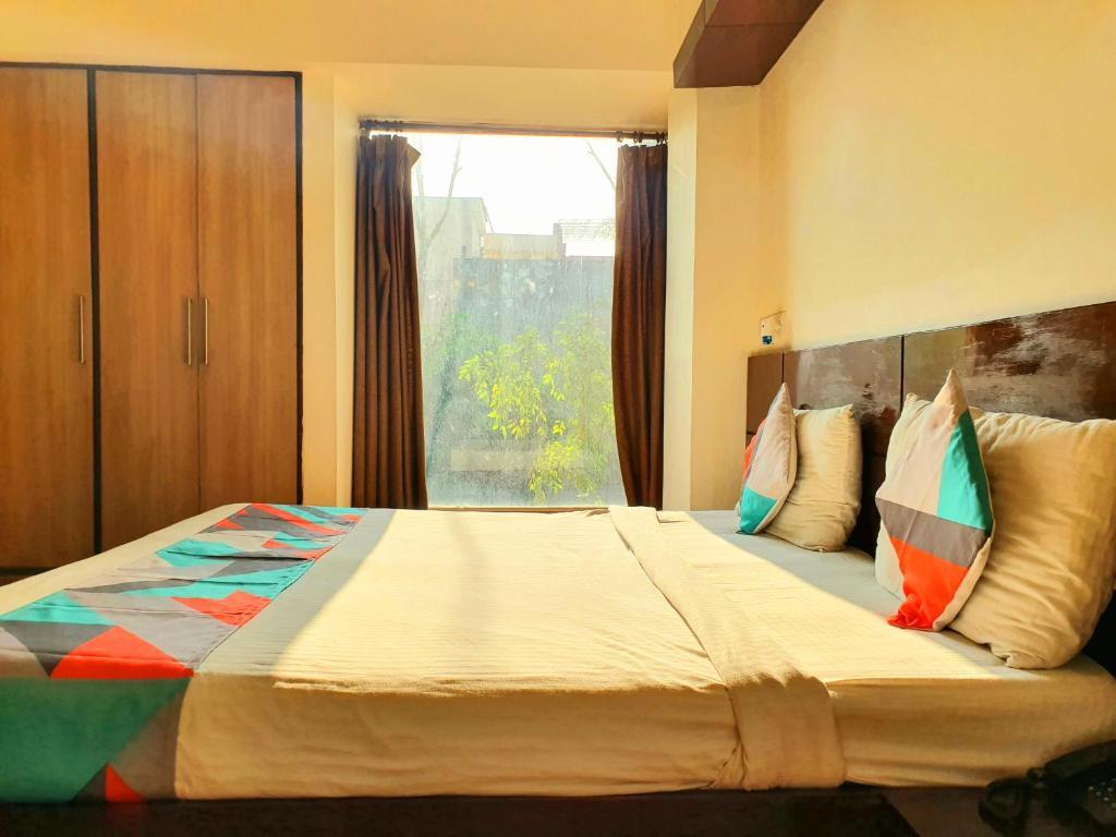Нойда: Merriment Alpha Hotel At Noida