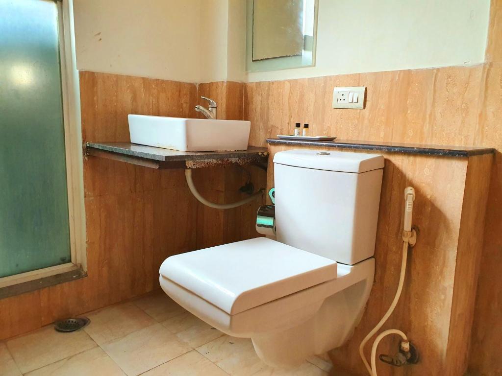 Нойда: Merriment Alpha Hotel At Noida