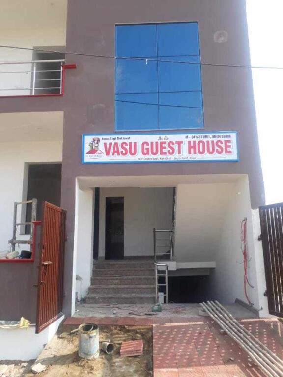 Алвар: POP 80576J Vasu Hotel