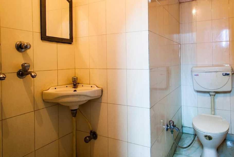 Алвар: POP 80576J Vasu Hotel