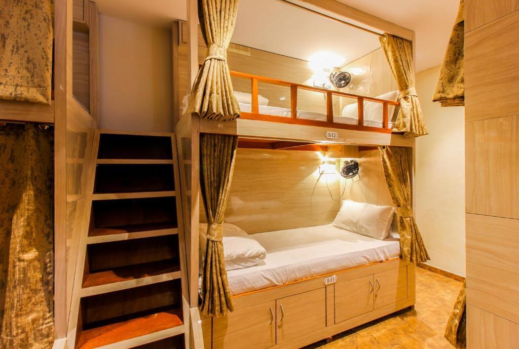 Мумбаи: Hygeinic Airport Dormitory Near by Bom