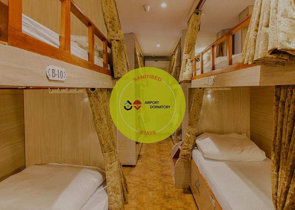 Мумбаи: Hygeinic Airport Dormitory Near by Bom