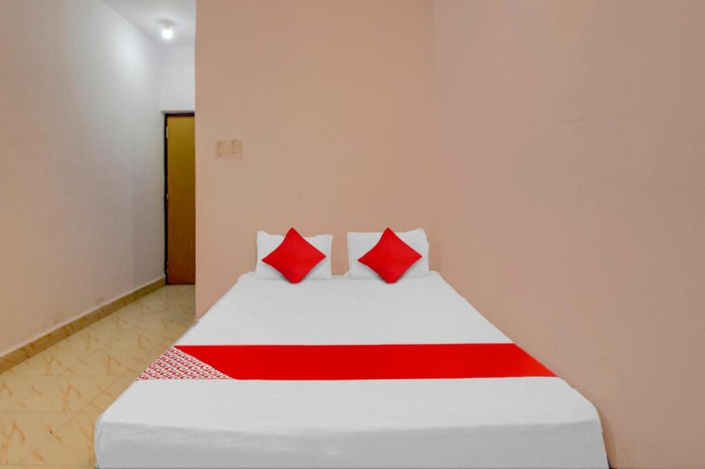 Арамбол: OYO Flagship 80682 Hotel K S Inn Small Town