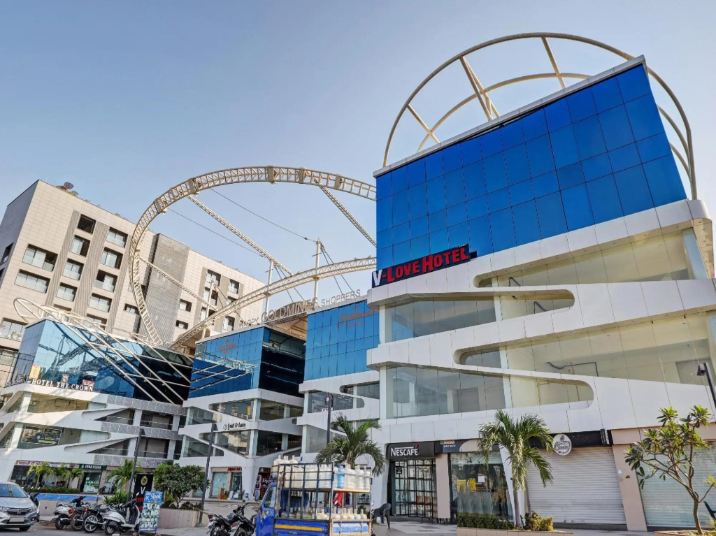 Сурат: OYO Flagship 80488 Hotel Gold Mine
