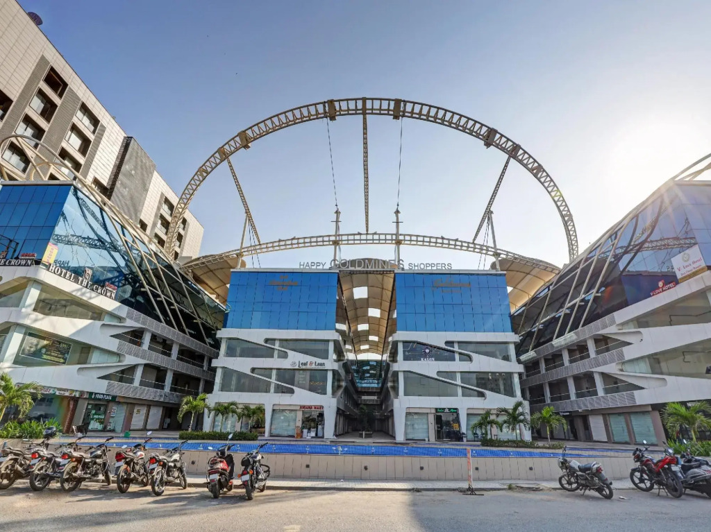 Сурат: OYO Flagship 80488 Hotel Gold Mine