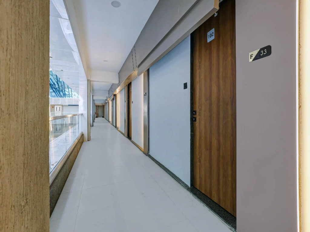 Сурат: OYO Flagship 80488 Hotel Gold Mine