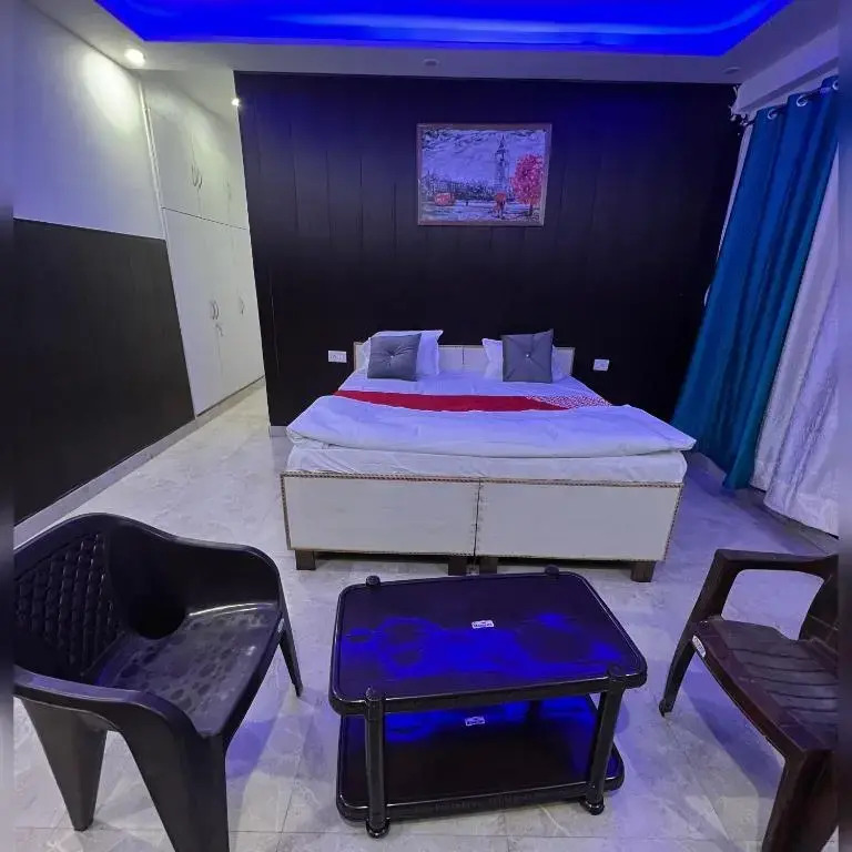 Фаридабад: Oyo Hotel 80622h Happy Town House