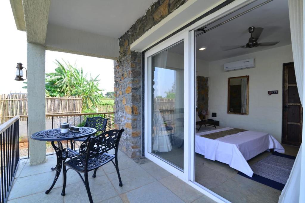 Нашик: Castle Vintage VillageHouse 6BHK