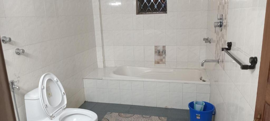 Панаджи: Shalom Guest House....Spacious room for 3 guests