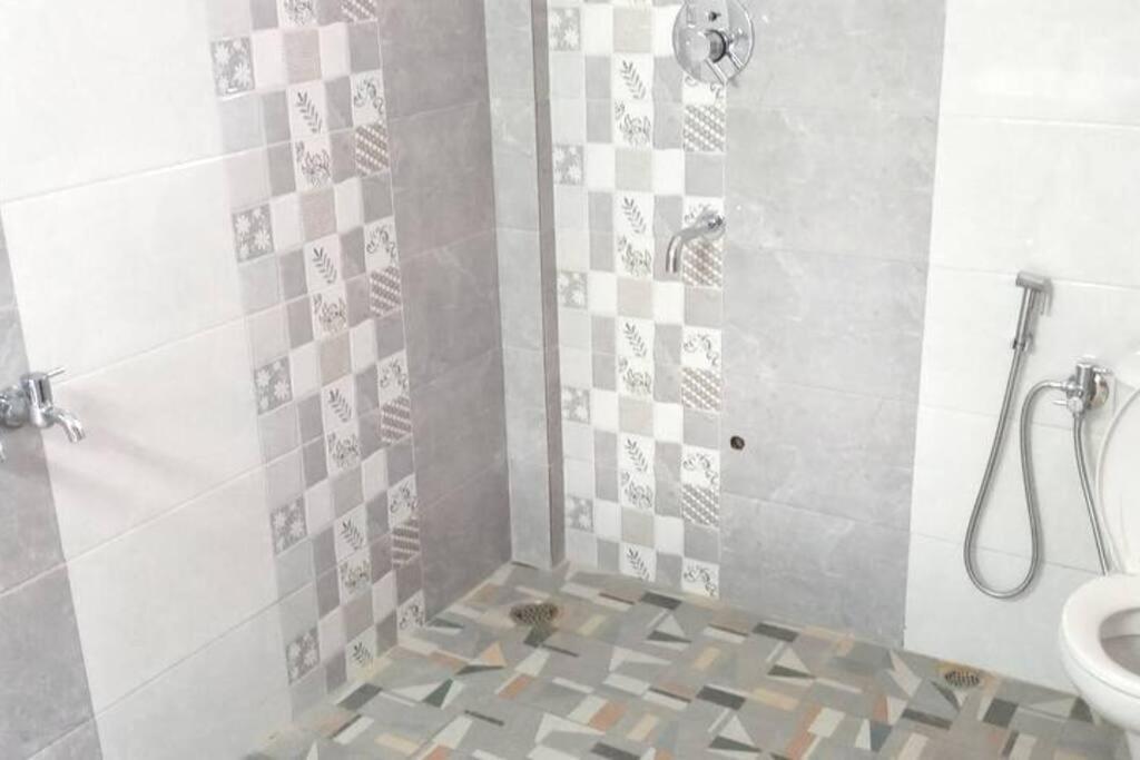 Панаджи: Shalom Guest House....Spacious room for 3 guests
