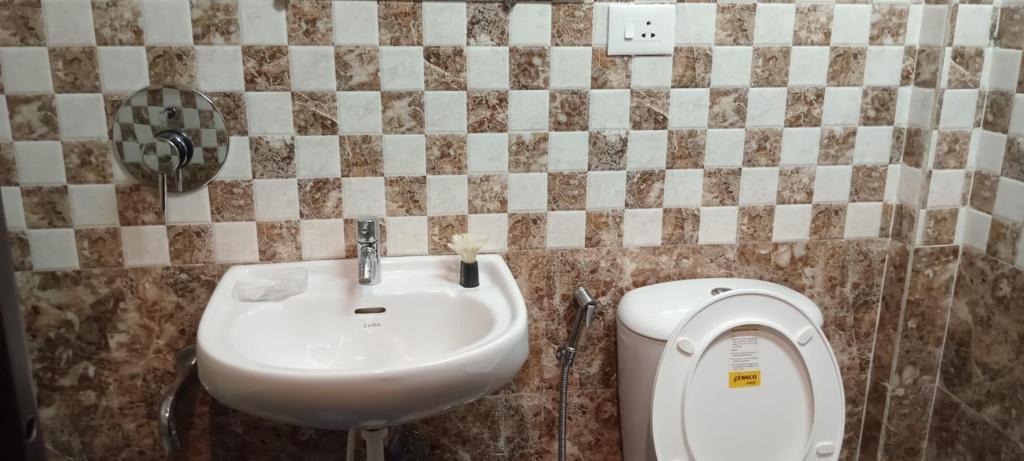 Панаджи: Shalom Guest House....Spacious room for 3 guests