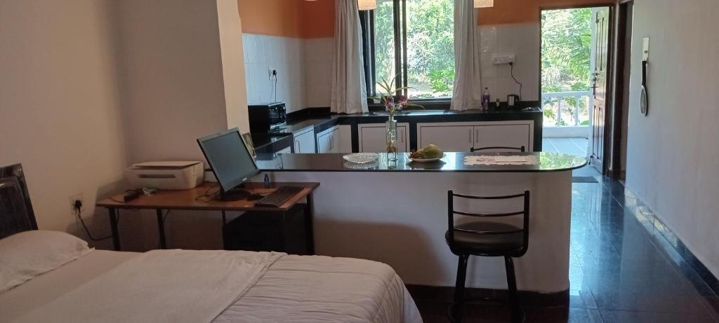 Панаджи: Shalom Guest House....Spacious room for 3 guests