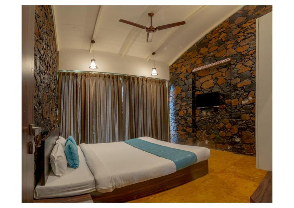 Нашик: Stone Cold 2bhk