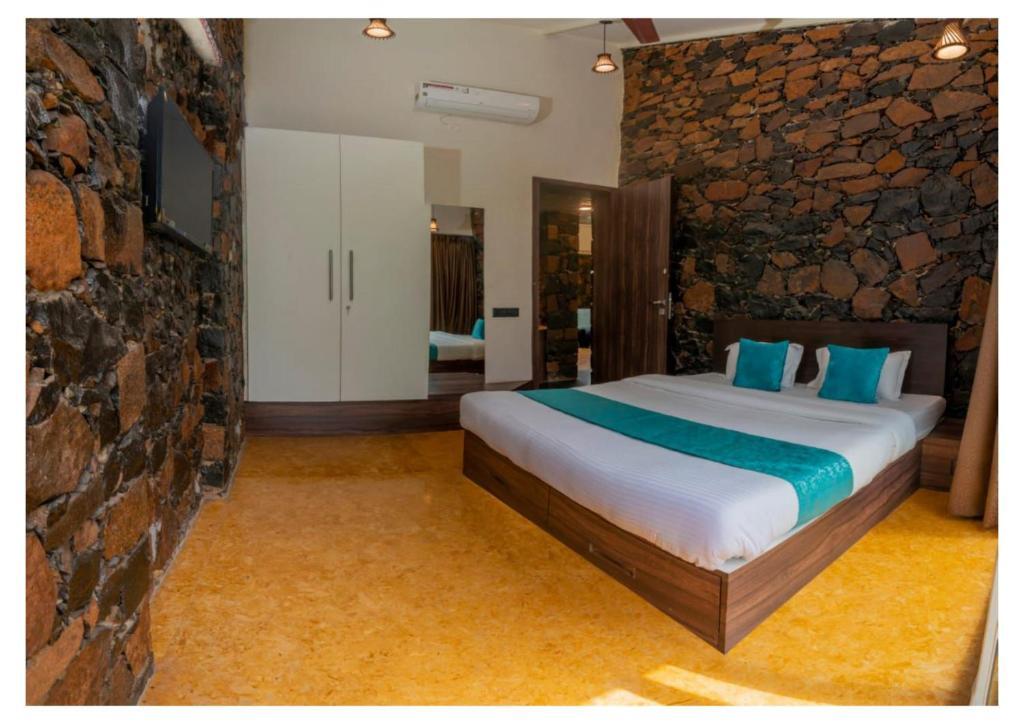 Нашик: Stone Cold 2bhk