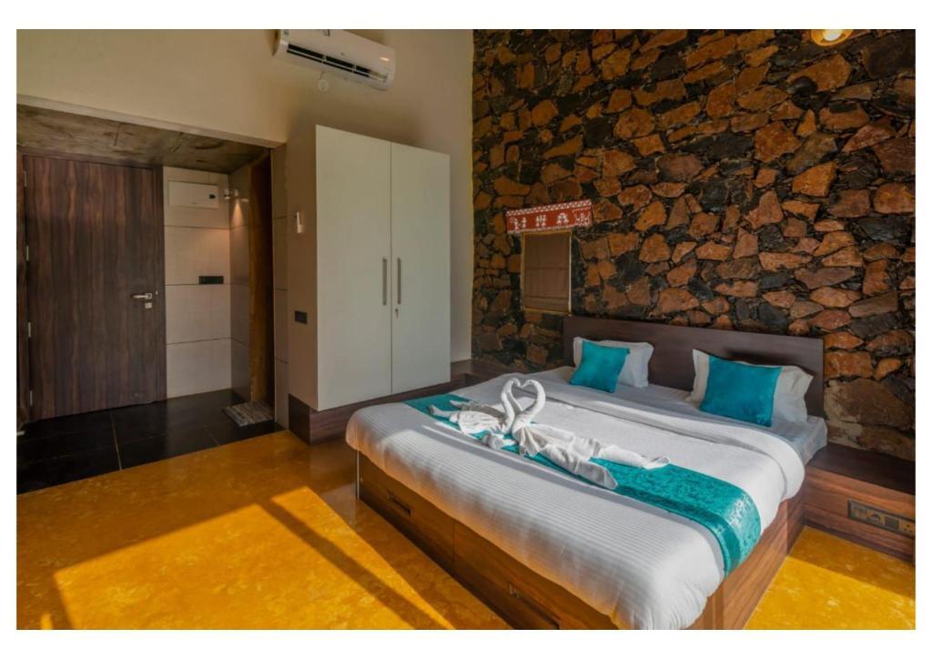 Нашик: Stone Cold 2bhk