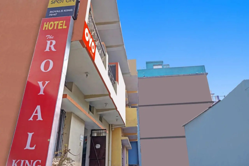 Патна: OYO Flagship 80701 Hotel The Royal King