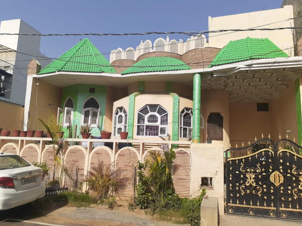 Лудхиана: Ali Baaba Regency