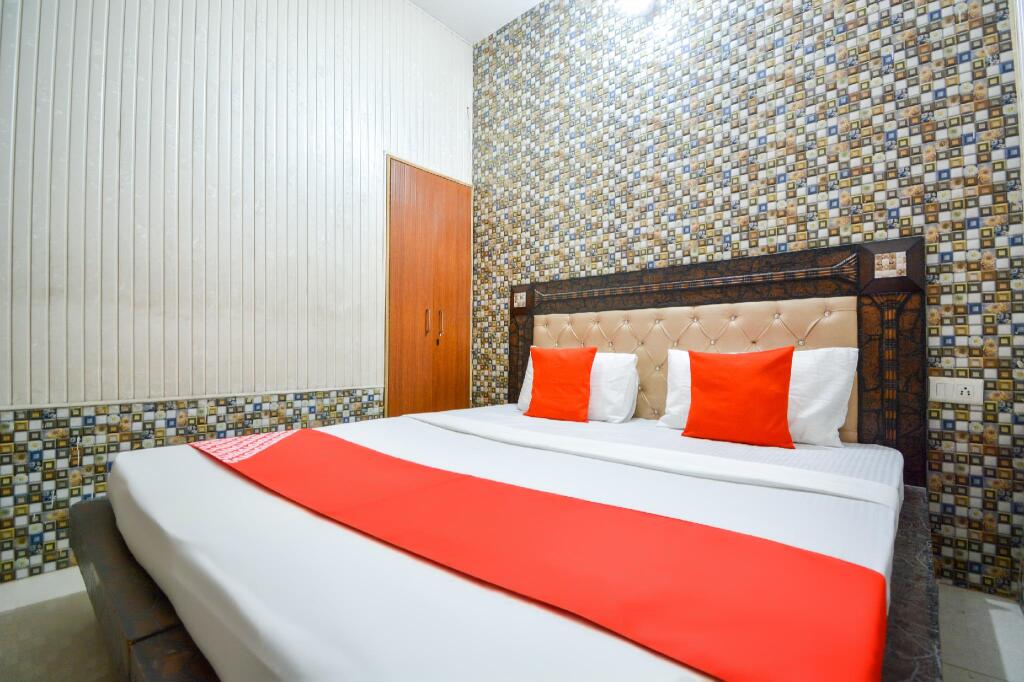 Чандигарх: OYO Flagship 64839 Hotel Sunshine