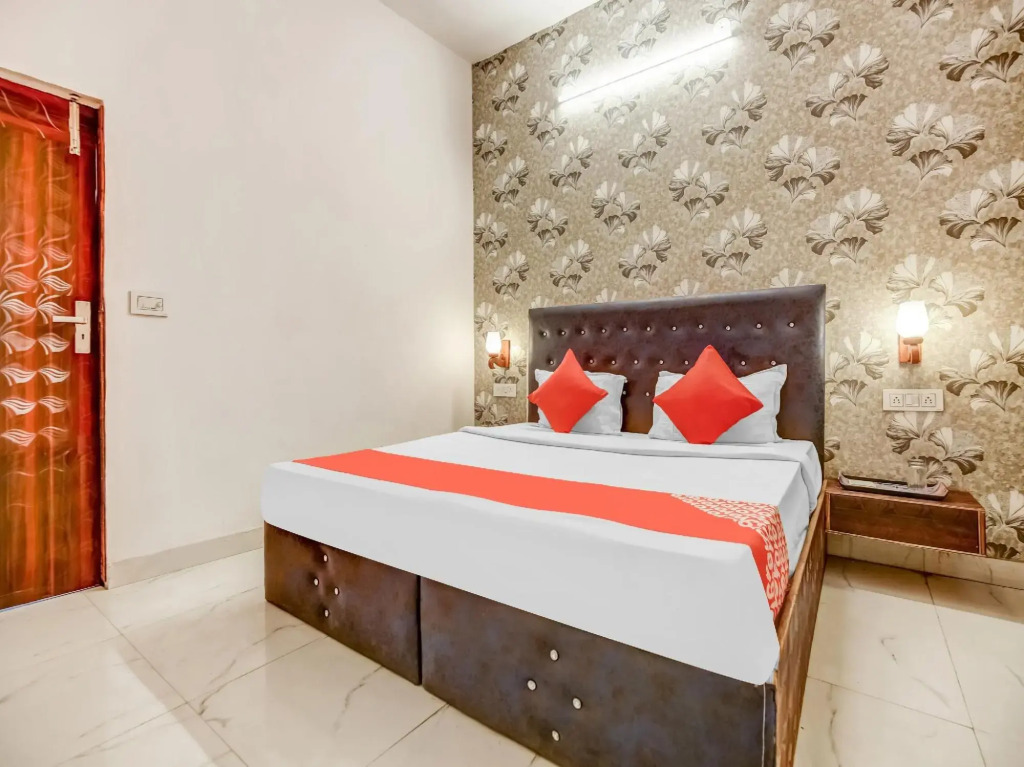 Лудхиана: Oyo Flagship 80653 Hotel K Inn