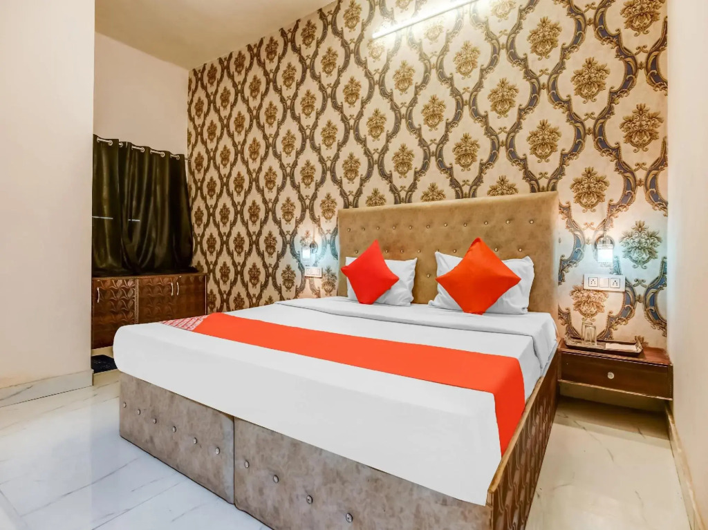 Лудхиана: Oyo Flagship 80653 Hotel K Inn