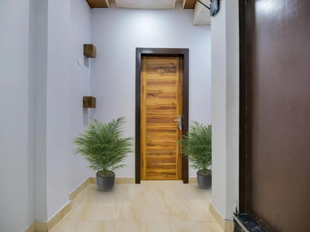 Лудхиана: Oyo Flagship 807065 Hotel Crown