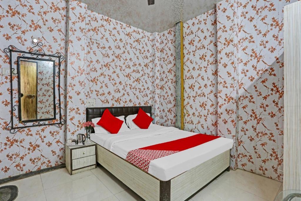 Мумбаи: OYO Flagship 80682 Hotel Golden Residency