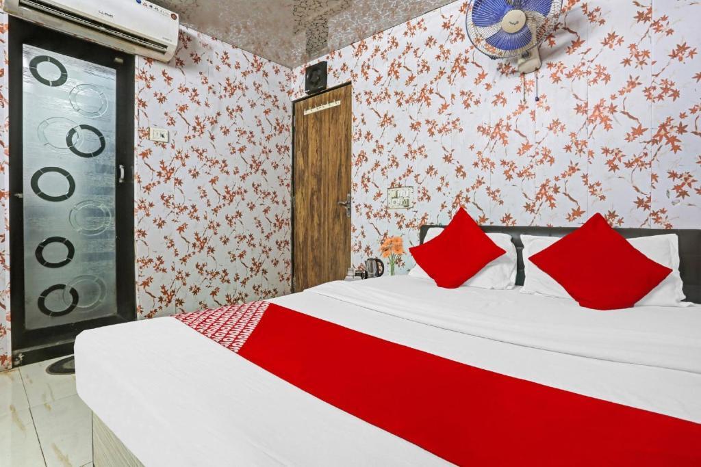Мумбаи: OYO Flagship 80682 Hotel Golden Residency