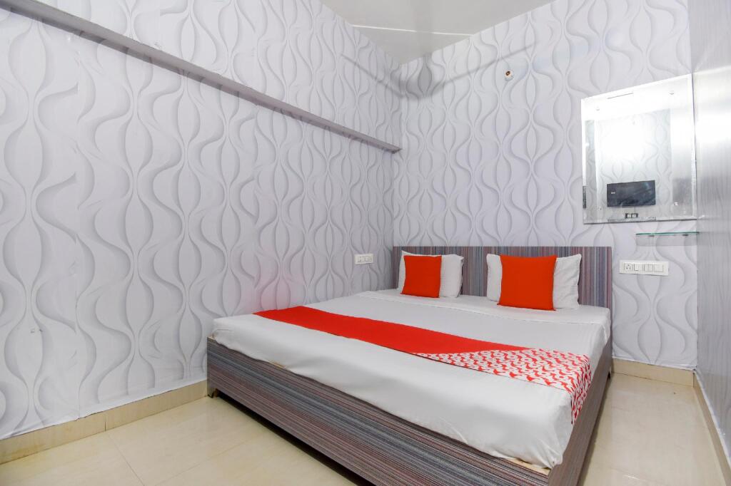 Лудхиана: OYO 76392 Corner House 666