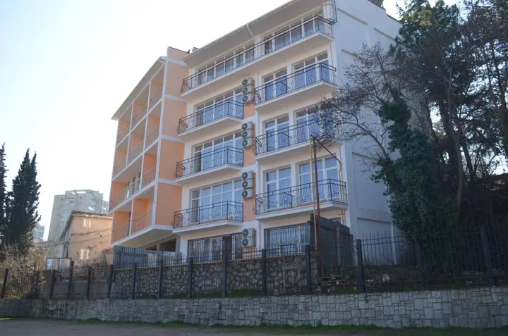 Алушта: Меблированные комнаты Папайя