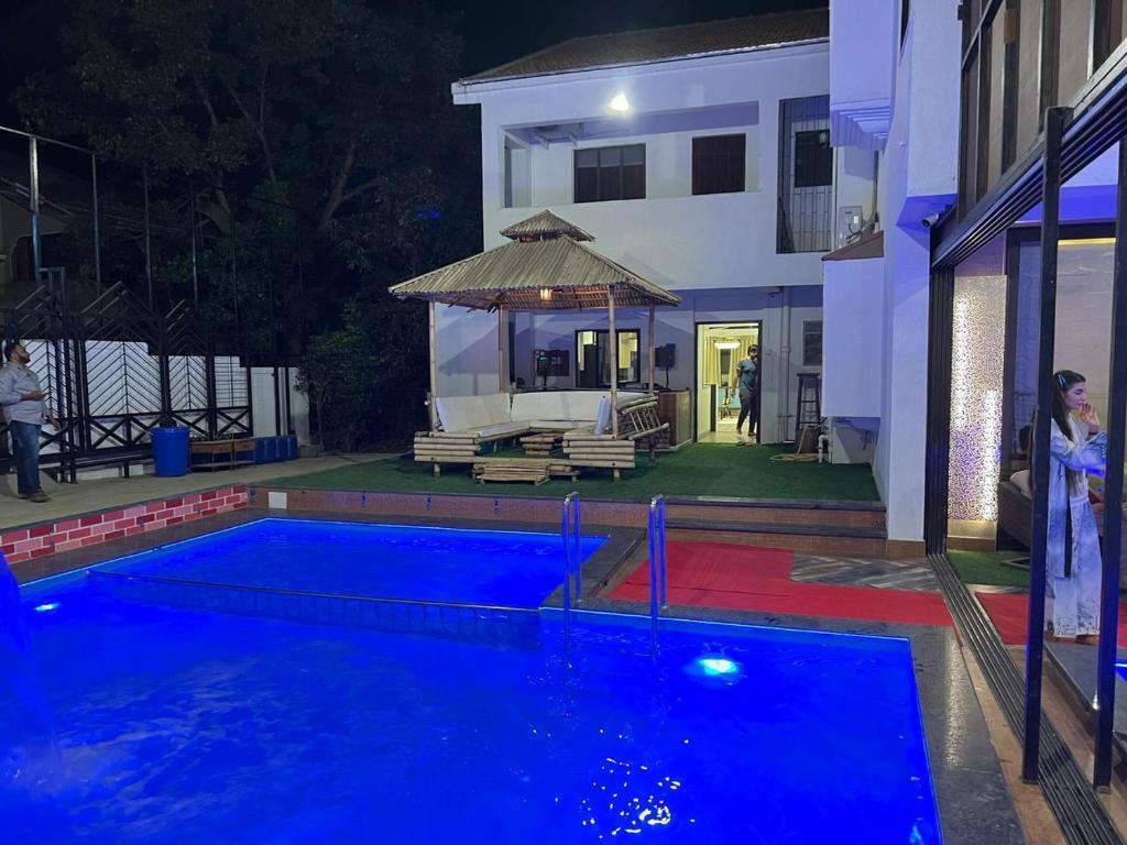 Лонавала: 4BHK Luxury Villa by Royal Villa Lonavla