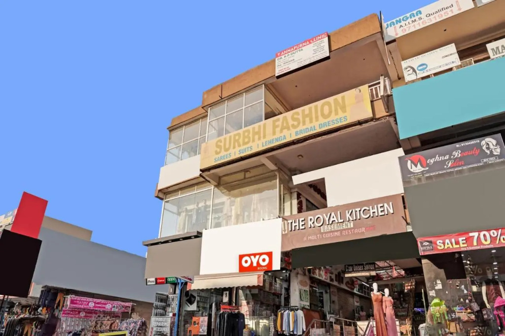 Большая Нойда: OYO Flagship 70188 S R Hotel