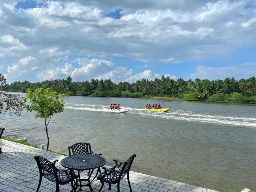 Пурнанкупам: Lagoon Sarovar Premiere Resort - Pondicherry