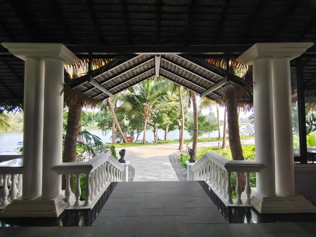 Пурнанкупам: Lagoon Sarovar Premiere Resort - Pondicherry