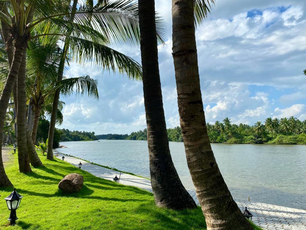 Пурнанкупам: Lagoon Sarovar Premiere Resort - Pondicherry