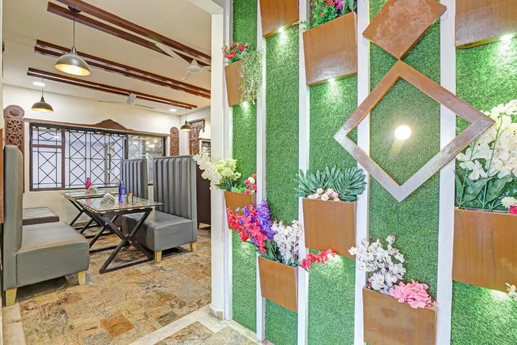 Сурат: Oyo Flagship 807009 Hotel Dumas Rooms & Restaurant