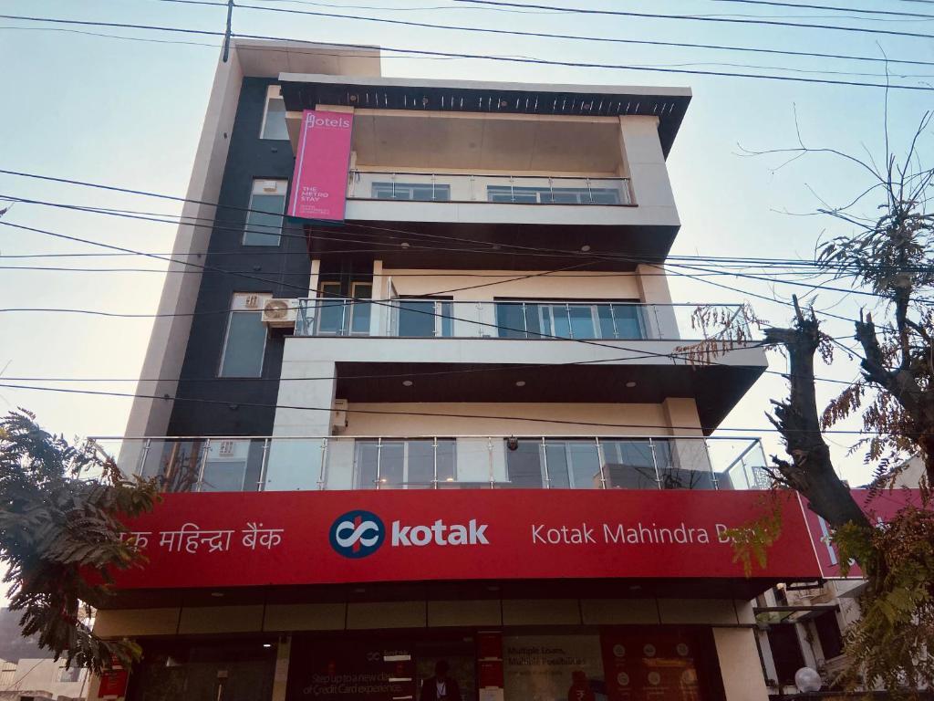 Нойда: The Metro Stay By F9 Hotels-Near Sector 18 Metro Station Noida
