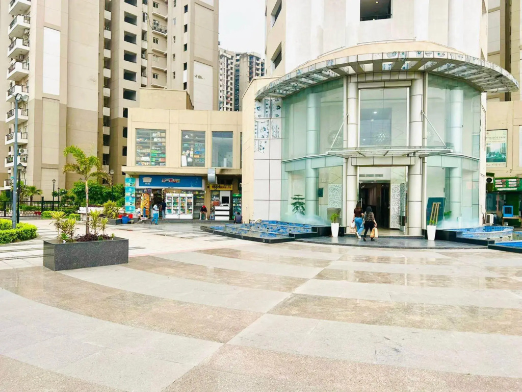 Нойда: Noida Luxury Suites