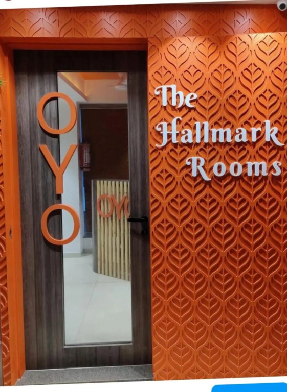 Сурат: The Hallmark Hotel By WB Inn