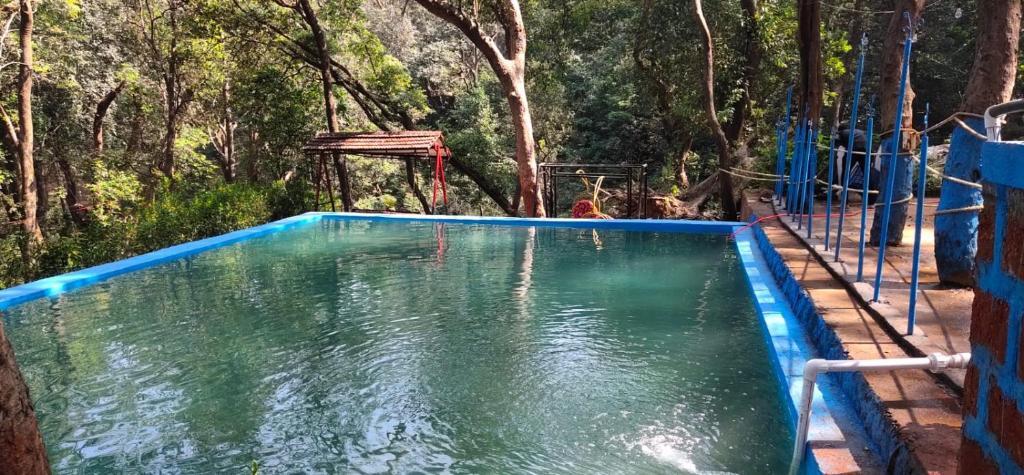 Матеран: Bungalow resort panorama matheran