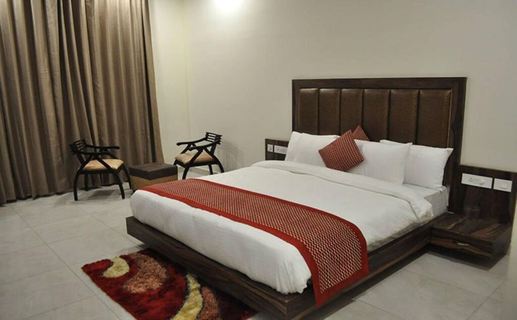 Наинитал: The Darien Resort