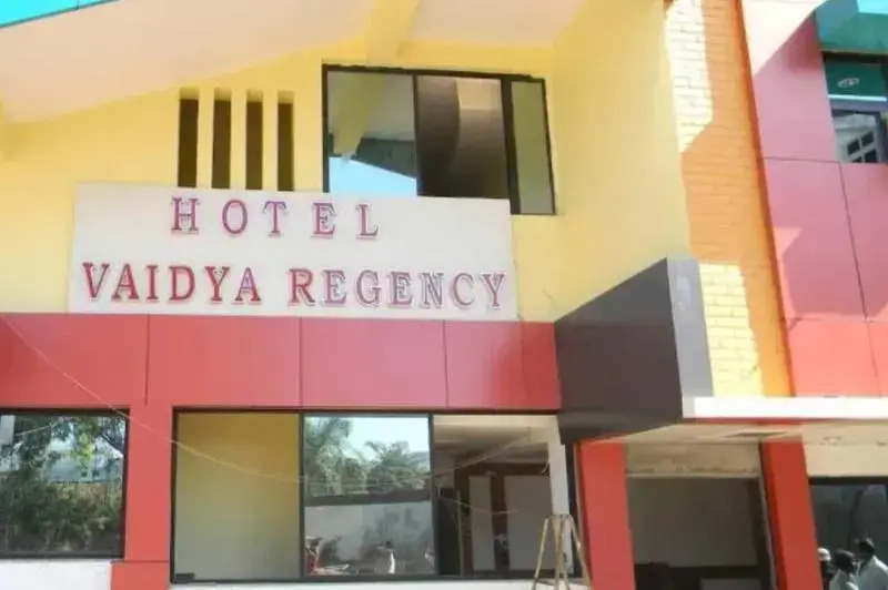 Hotel Vaidya Regency $ Manuhar Restaurant — фото 4