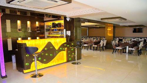 Джалгаон: The Imperia Hotel