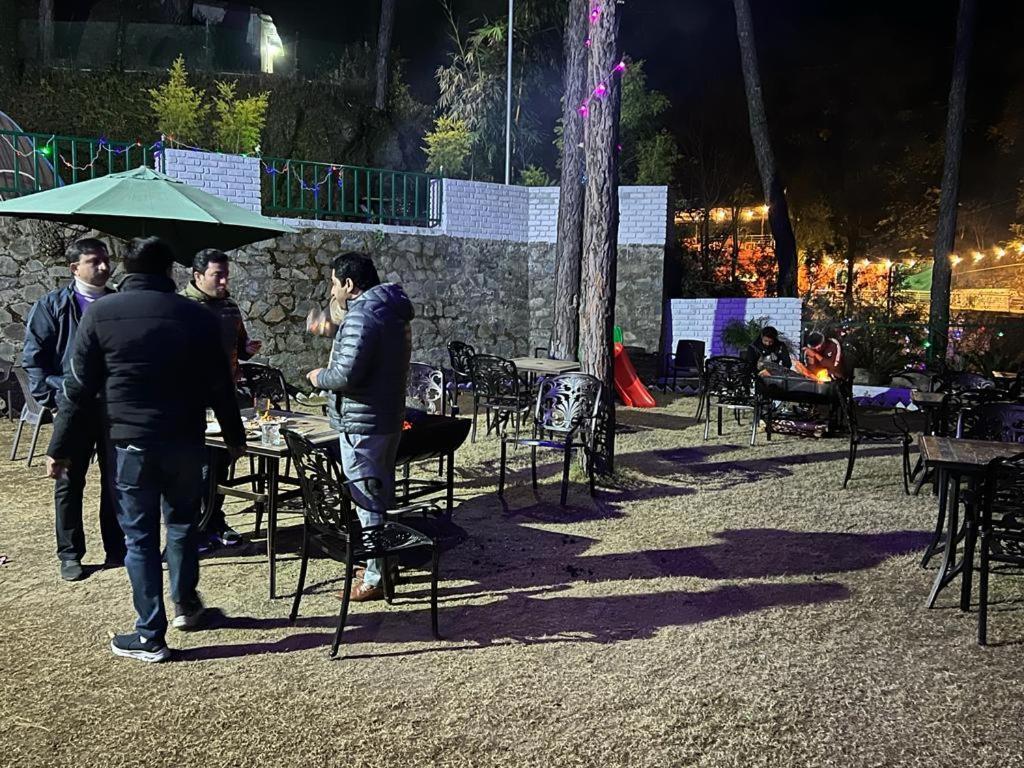 Дхарампур: Pineland Resorts & Chalets Kasauli