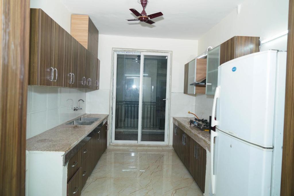 Гуруграм: Lime Tree Luxury Hotel Manesar Near IMT Chowk