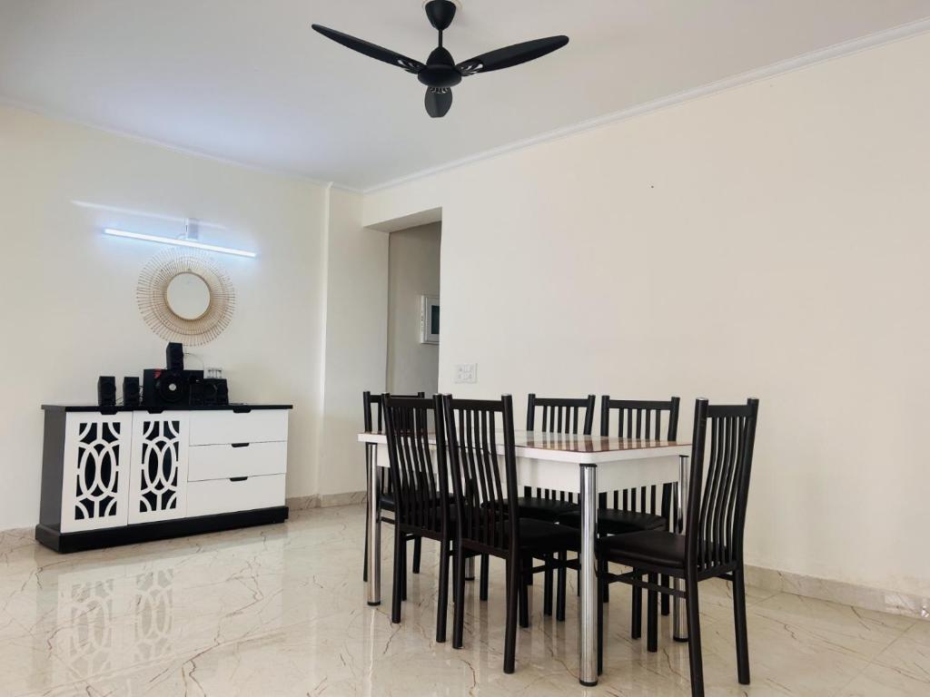 Гуруграм: Lime Tree Luxury Hotel Manesar Near IMT Chowk